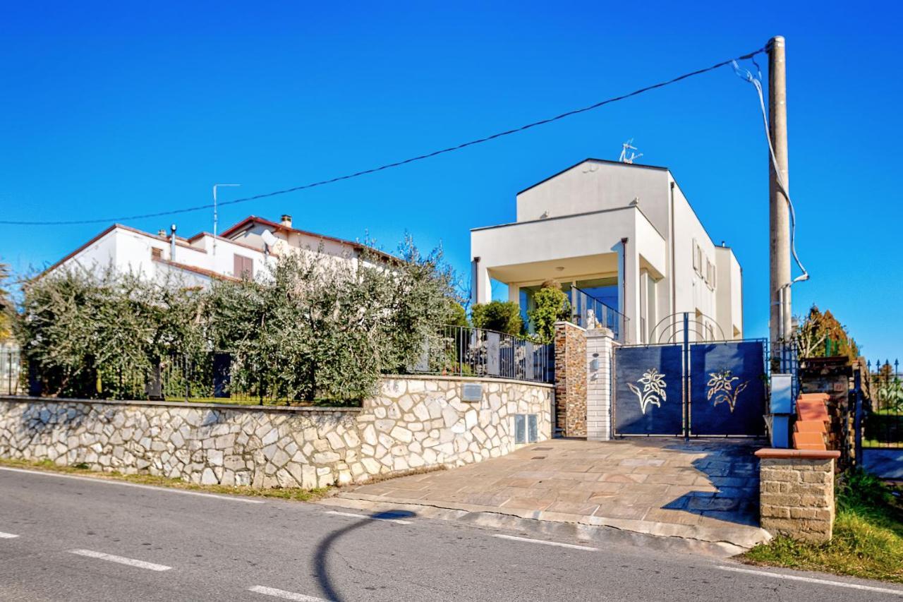 Villa Il Poggino - Modern House Foiano Della Chiana Bagian luar foto